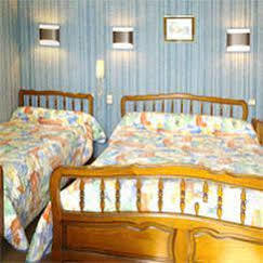 Le Relais Des Monedieres Hotel Seilhac Buitenkant foto
